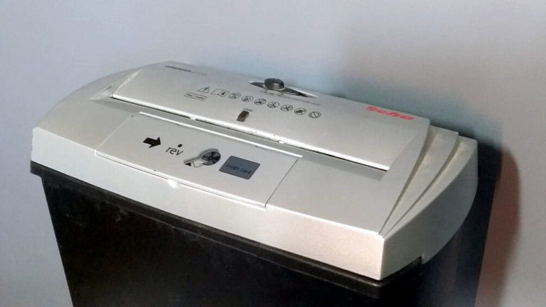 Geha Shredder S7 mit Auffangbehälter